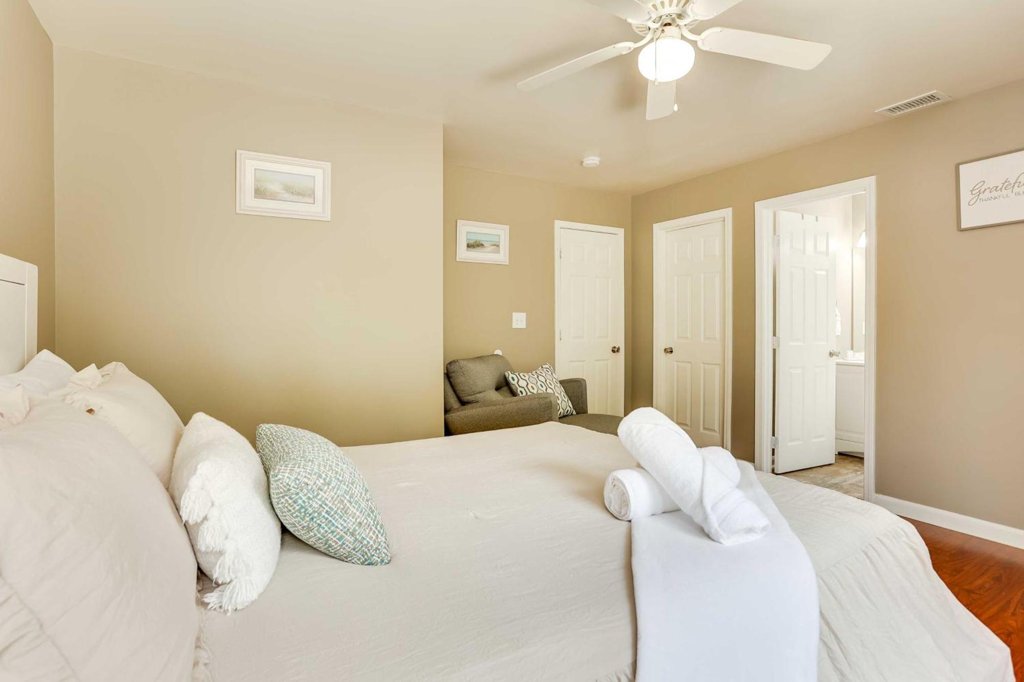 - Walk To Restaurants! * Louisville-Jefferson County