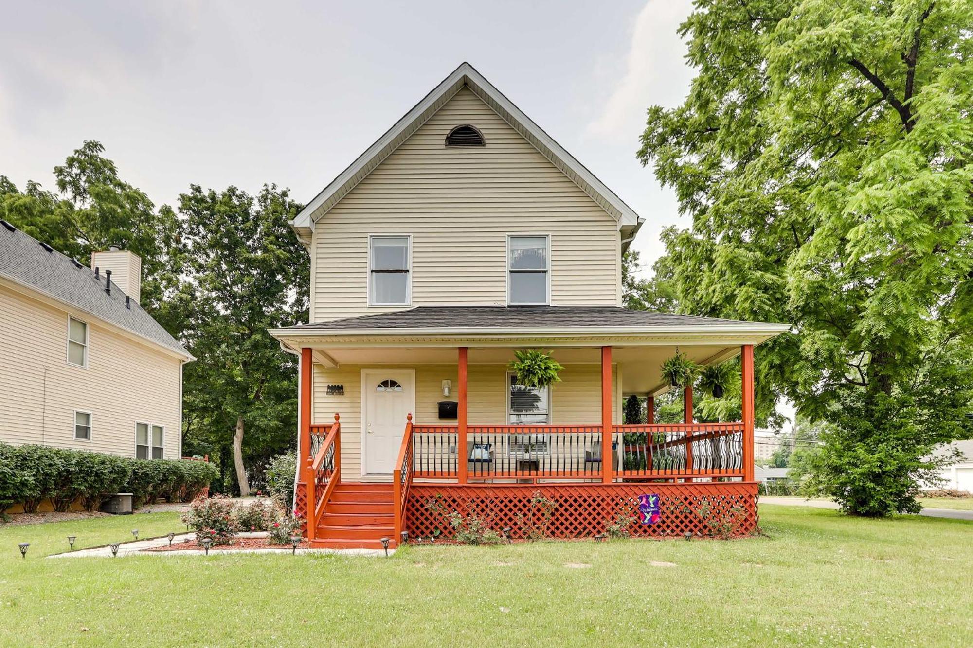 - Walk To Restaurants! * Louisville-Jefferson County